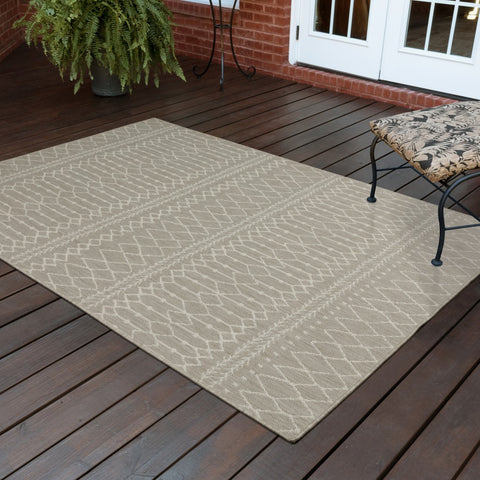 2’x7’ Gray and Ivory Geometric Indoor Outdoor Runner Rug